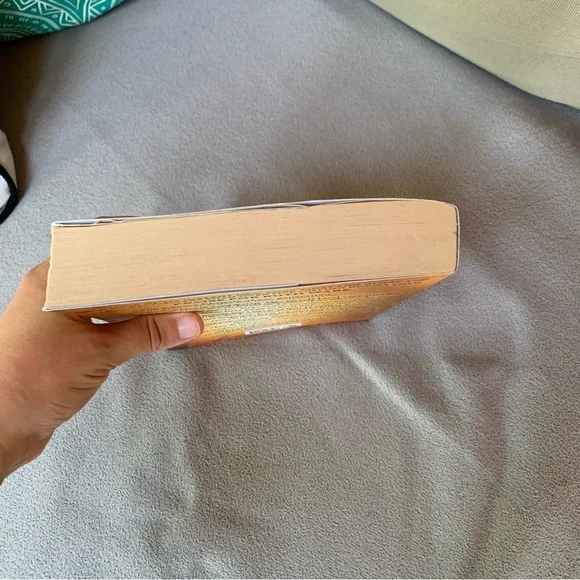 'The It Girl' by Ruth Ware - Picture 4 of 6